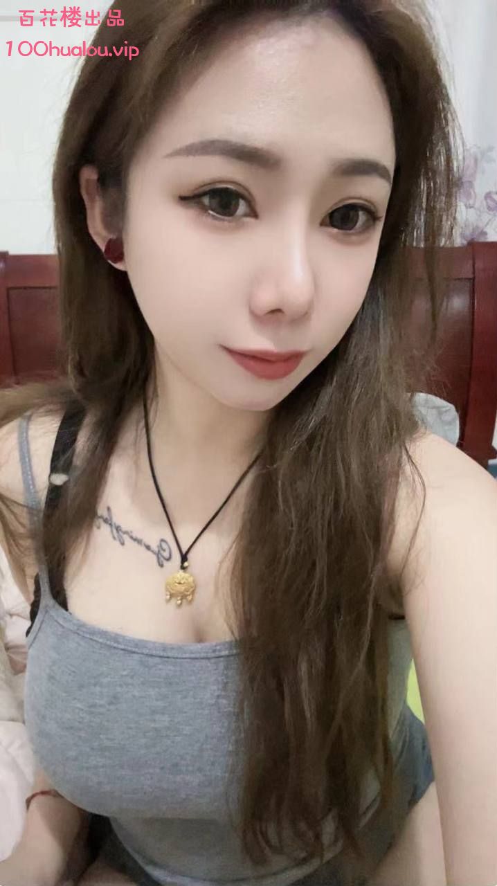 E奶小少妇 小小